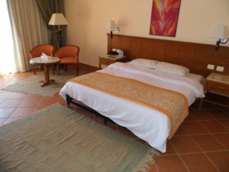 Charmillion Gardens Aquapark Hotel Sharm el-Sheikh Luaran gambar A bedroom at the hotel