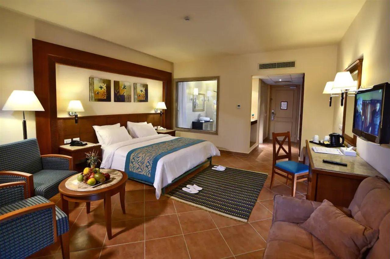 Charmillion Gardens Aquapark Hotel Sharm el-Sheikh Luaran gambar A room at the Hilton Sharm El Sheikh